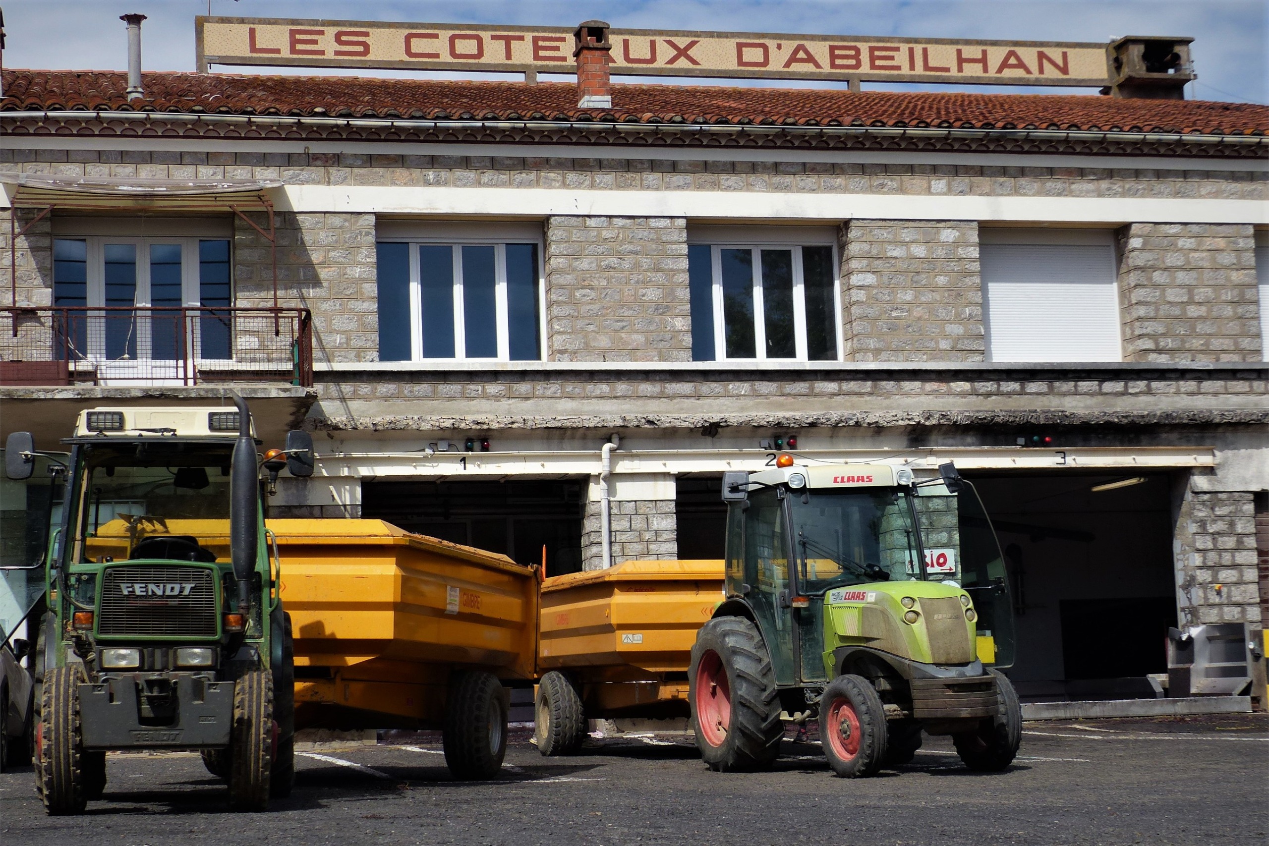 Caveau Abeilhan Caves Moliere